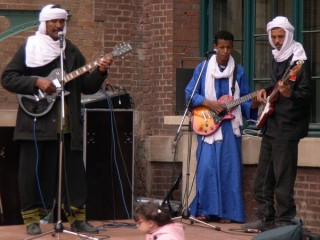 Abdallah Oumbadougou et ses musiciens