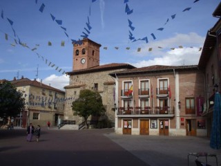 4ème étape Belorado plaza mayor église San...