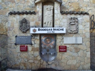 4ème étape Bodega de Irache la fuente vin à...