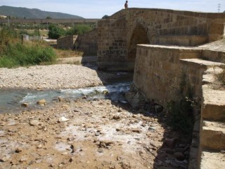 4ème étape pont médiéval sur le Rio Salado