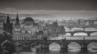 Brouillard sur les ponts de Prague