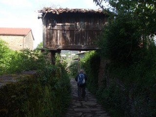 CALLE PASSAGE SOUS UN HORREO
