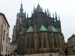 Cathédrale St Guy dans la cour du château