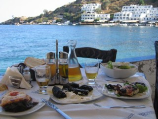 Déjeuner à Loutro