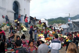 Des fleurs en offrande aux dieux Mayas
