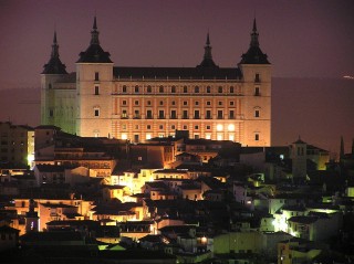 L'Alcazar de Tolède de nuit