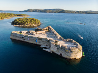 La forteresse Saint-Nicolas à Šibenik (Croatie)