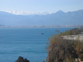 La méditerranée et les monts du Taurus La méditerranée et les monts du Taurus