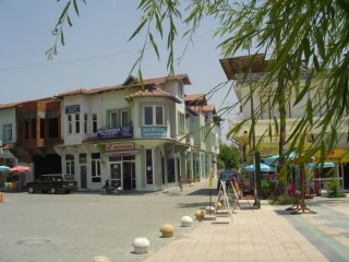 La place du centre de Köyceğiz La place du centre de Köyceğiz