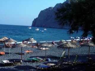 La plage de Kamari
