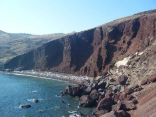 La plage sable rouge