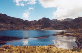 Lacs en miroir, dans le parc national de Cajas