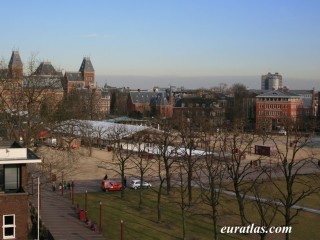Le Museumplein d'Amsterdam