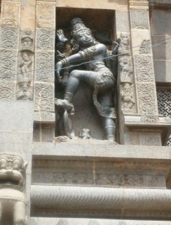 Le détail d'une statue de 2m de haut