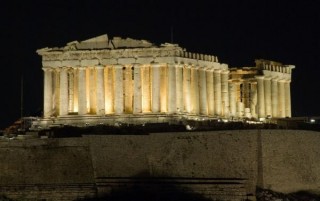 Le parthénon de nuit