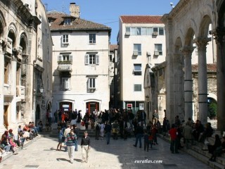Le péristyle du palais de Dioclétien, Split