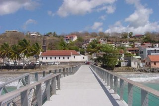Le ponton devant le Village du Diamant