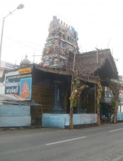 Le temple heureusement pour les Indiens, est...
