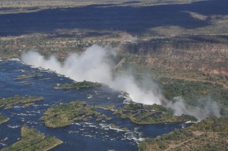 Les chutes Victoria vues d'hélicoptère