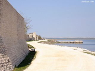 Les remparts de Nin