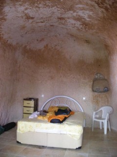 Ma chambre dans la maison troglodyte de Sylvaine...