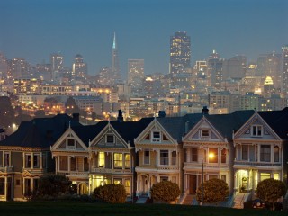 Maisons victoriennes la nuit