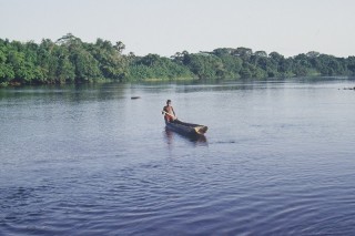 Pirogue sur l'Oubangui