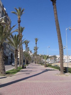 Promenade le long de la corniche