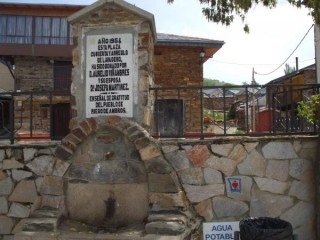 RIEGO DE AMBROS PLACE DE LA PAZ (COEUR VENDEEN)