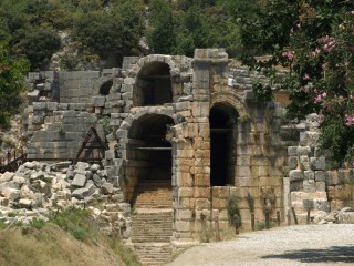 Ruines de l'ancien théâtre de Myra à Demre