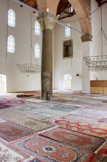 Salle de prière de la mosquée Isa Bey
