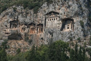 Tombes lyciennes (détails est)