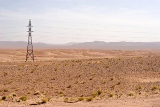 Un pylone en plein désert