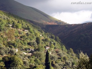 Un village dans la montagne Un village dans la montagne