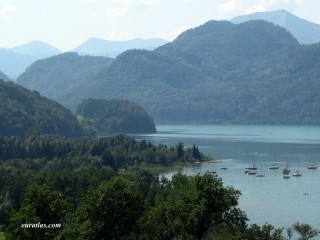 Une crique du Mondsee, lac de la Lune