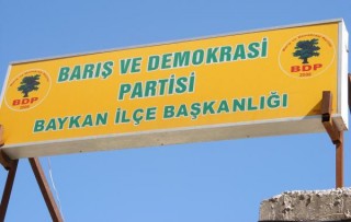 Visite à un parti démocratique kurde