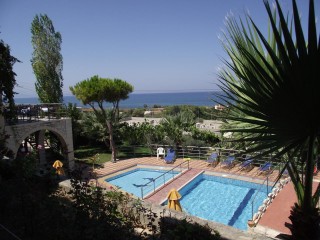 Vue de l'hotel Oasis a Scaleta