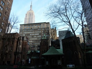  Empire state building au fond