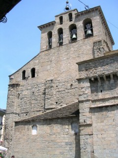 Vue Jaca (Pyrénées Aragonaises) Vue Jaca (Pyrénées Aragonaises)