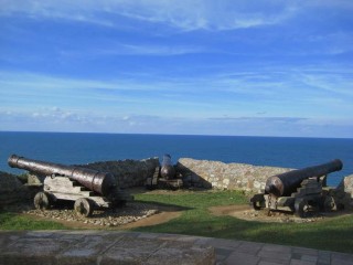 Canons face à l'Atlantique à Ribadesella...