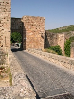 Cuenca : entrée de la ville haute