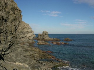 Photo des criques et plages rocheuses au port de...