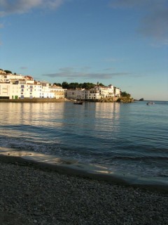 Photo de Cadaquès : plage et village