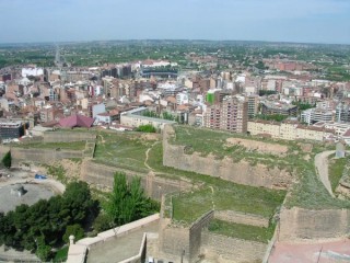 Lérida (Catalogne) - Vue de la ville de Lérida... Lérida (Catalogne) - Vue de la ville de Lérida...
