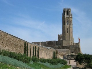Lérida (Catalogne) - Vue du clocher octogonal de... Lérida (Catalogne) - Vue du clocher octogonal de...