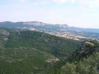 Paysage Pyrénéen sur la route entre Urgell et... Paysage Pyrénéen sur la route entre Urgell et...