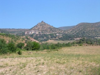 Paysage Pyrénéen sur la route entre Urgell et...