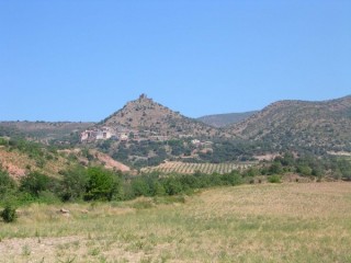 Paysage Pyrénéen sur la route entre Urgell et...