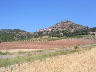 Paysage Pyrénéen sur la route entre Urgell et...