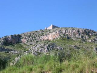 Château de Toroella-de-Montgri :vue... Château de Toroella-de-Montgri :vue...